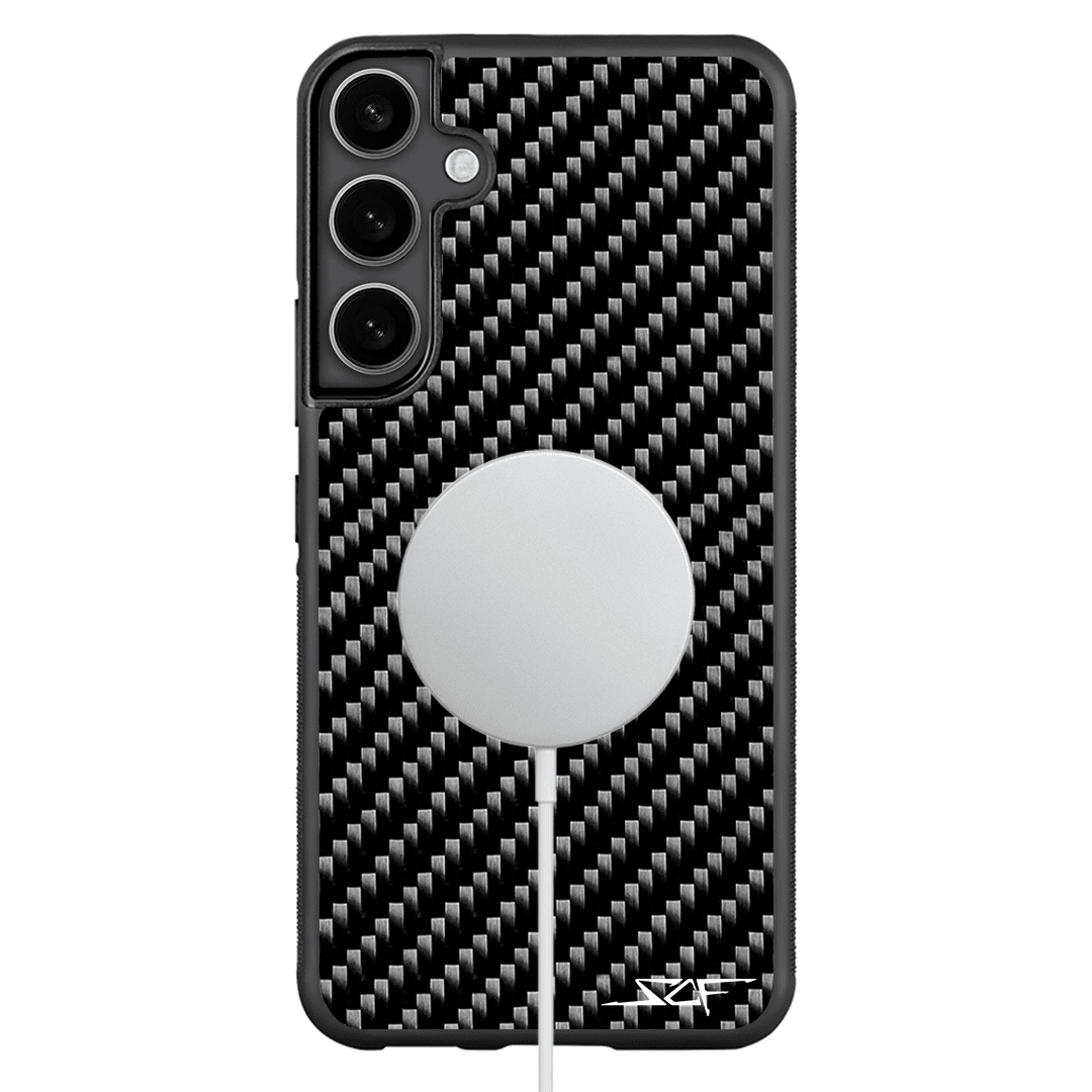 CLASSIC Series phone case connected to wireless charger